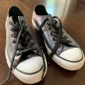 grey low rise converse